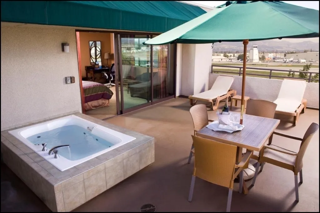 Hotels with Jacuzzi